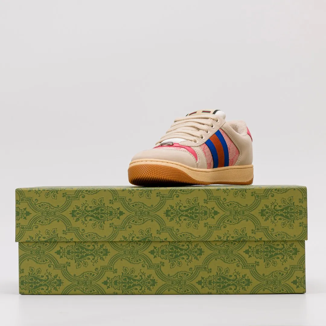 Factory price 580 [Higher version] GUCCI casual sports distressed small dirty shoes, polished cowhide fabric, hand-made distressed effect!  Original terry cloth, delicate, soft, comfortable and breathable. Privately molded steel-stamped two-color original TPU outsole (lower layer is wider, upper layer is narrower) to differentiate the wrong version of the outsole in the market. Fabric, material, outsole, detail comparison SIZE: 34-41, 38-45 regular size (women's 34, 41, men's 38, 45 customized, non-returnable and non-exchangeable) (women's colors and men's models need to be customized)